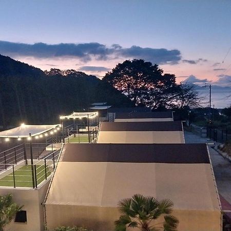 Namhae Siseon Glamping Pension Екстериор снимка